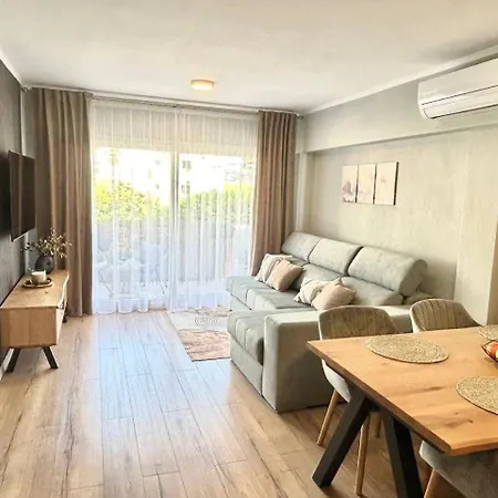 Arenal Wood & Javea شقة